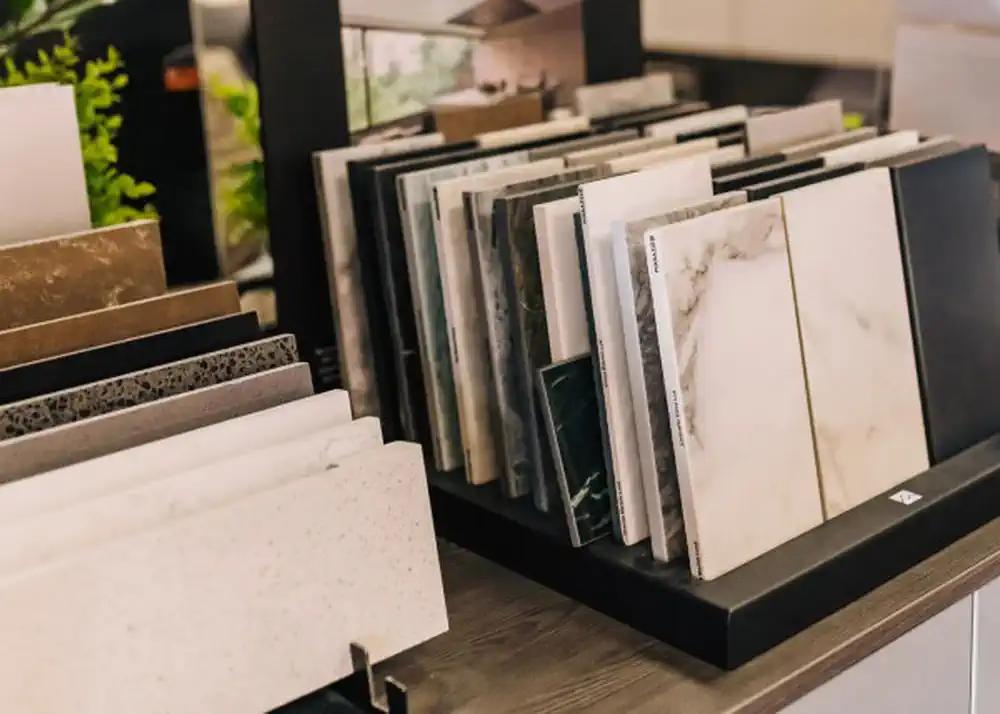 Moderna kuhinja sa radnom pločom po mjeri u Banjaluci